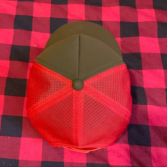 Arc’teryx Orange/Green hat - Picture 4 of 7